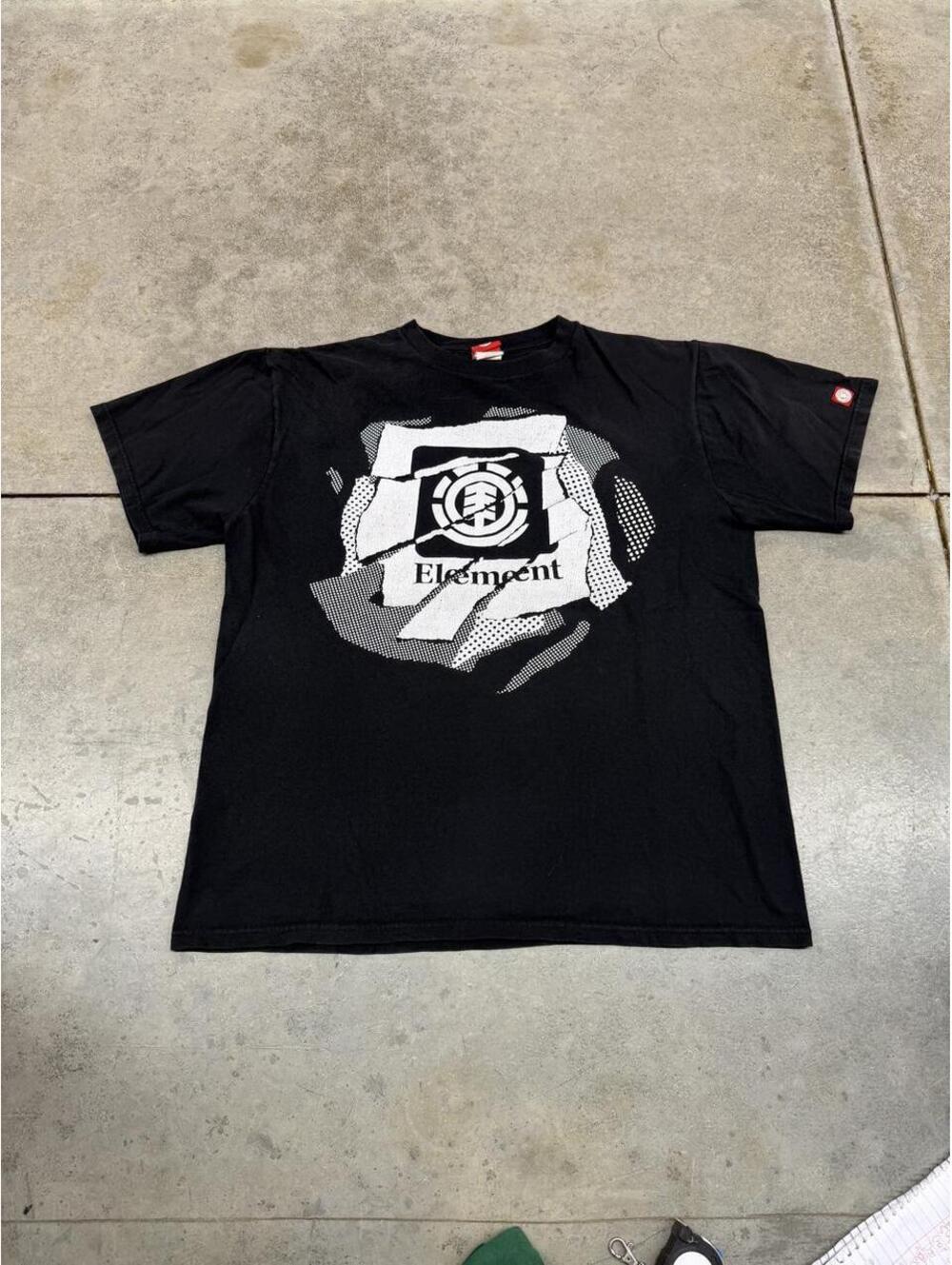 vintage element skateboards black and white big logo shirt size large